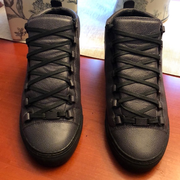 BALENCIAGA Men’s Mid Top Sneaker - Picture 1 of 7